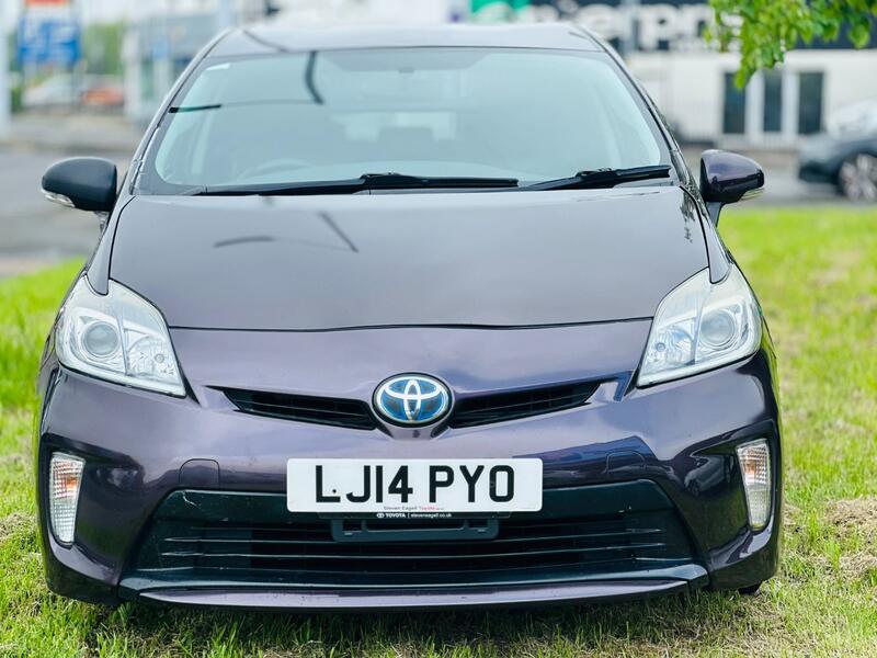 TOYOTA PRIUS