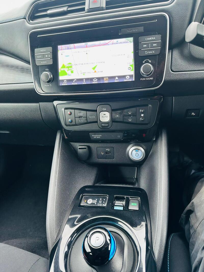 NISSAN LEAF